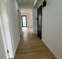 Apartament, 3 rooms with outdoor parking included Bucuresti/Polona