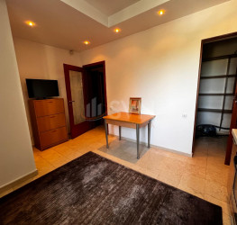 Apartament, 3 rooms with outdoor parking included Bucuresti/Primaverii