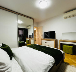 Apartament, 3 rooms with outdoor parking included Bucuresti/Piata Unirii (s3)