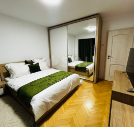 Apartament, 3 rooms with outdoor parking included Bucuresti/Piata Unirii (s3)