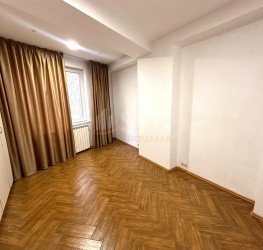 Apartament, 3 rooms with outdoor parking included Bucuresti/Herastrau