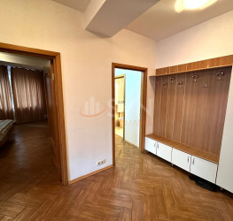 Apartament, 3 rooms with outdoor parking included Bucuresti/Herastrau