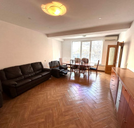 Apartament, 3 rooms with outdoor parking included Bucuresti/Herastrau