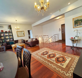 Apartament, 3 rooms with outdoor parking included Bucuresti/Nordului