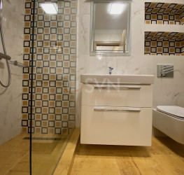 Apartament, 3 rooms with outdoor parking included Bucuresti/Sisesti