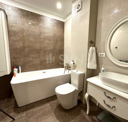 Apartament, 3 rooms with outdoor parking included Bucuresti/Pipera