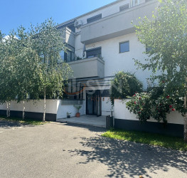 Apartament, 3 rooms with outdoor parking included Bucuresti/Fundeni