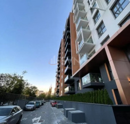 Apartament, 3 rooms with outdoor parking included Bucuresti/Herastrau