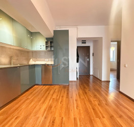 Apartament, 3 rooms with outdoor parking included Bucuresti/Eminescu