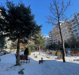 Apartament, 3 rooms with outdoor parking included Bucuresti/Pipera