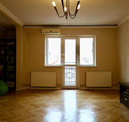 Apartament, 3 rooms with outdoor parking included Bucuresti/Centrul Istoric (s3)