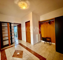 Apartament, 3 rooms with outdoor parking included Bucuresti/Baneasa