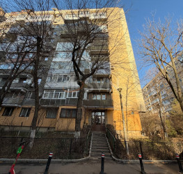 Apartament, 3 rooms with outdoor parking included Bucuresti/Tineretului