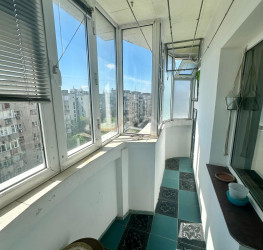 Apartament, 3 rooms with outdoor parking included Bucuresti/13 Septembrie