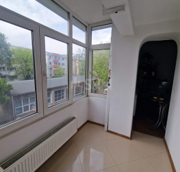 Apartament, 3 rooms with outdoor parking included Bucuresti/13 Septembrie