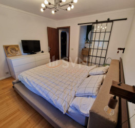 Apartament, 3 rooms with outdoor parking included Bucuresti/13 Septembrie