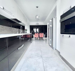 Apartament, 3 rooms with outdoor parking included Bucuresti/Baneasa