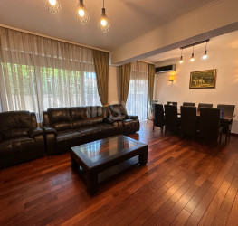 Apartament, 3 rooms with outdoor parking included Bucuresti/Bucurestii Noi