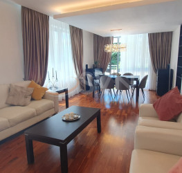 Apartament, 3 rooms with outdoor parking included Bucuresti/Iancu Nicolae