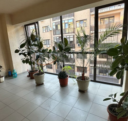 Apartament, 3 rooms with outdoor parking included Bucuresti/Aparatorii Patriei