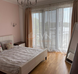 Apartament, 3 rooms with underground parking included Bucuresti/Piata Victoriei