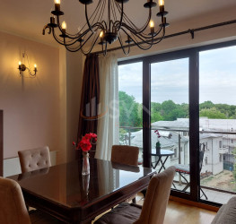 Apartament, 3 rooms with underground parking included Bucuresti/P-ta Victoriei