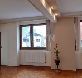 Apartament, 3 rooms with underground parking included Bucuresti/Cotroceni