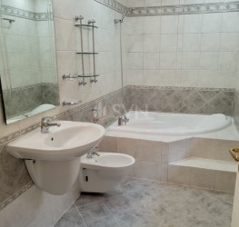 Apartament, 3 rooms with underground parking included Bucuresti/Primaverii