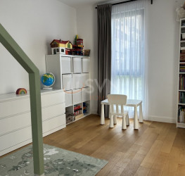 Apartament, 3 rooms with underground parking included Bucuresti/Unirii