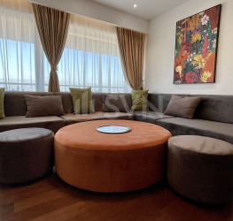 Apartament, 3 rooms with underground parking included Bucuresti/Arcul De Triumf