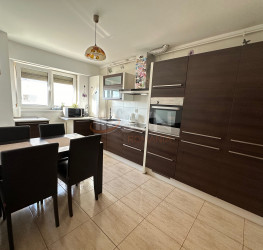 Apartament, 3 rooms with underground parking included Bucuresti/Titan