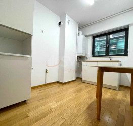 Apartament, 3 rooms with underground parking included Bucuresti/Pipera