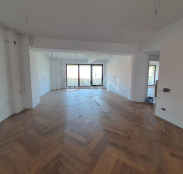 Apartament, 3 rooms with underground parking included Bucuresti/Eminescu