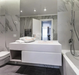 Apartament, 3 rooms with underground parking included Bucuresti/Herastrau