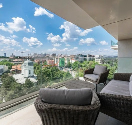 Apartament, 3 rooms with underground parking included Bucuresti/Herastrau