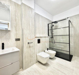 Apartament, 3 rooms with underground parking included Bucuresti/Herastrau