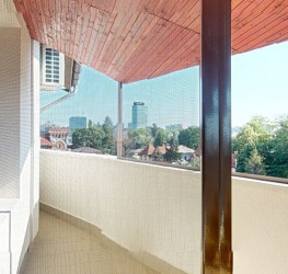 Apartament, 3 rooms with underground parking included Bucuresti/Aviatorilor