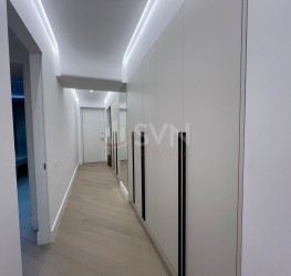 Apartament, 3 rooms with underground parking included Bucuresti/Iancu Nicolae