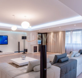 Apartament, 3 rooms with underground parking included Bucuresti/Herastrau