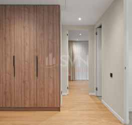 Apartament, 3 rooms with underground parking included Bucuresti/Primaverii