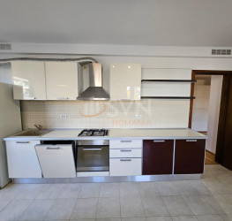 Apartament, 3 rooms with underground parking included Bucuresti/Herastrau