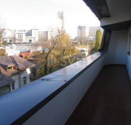 Apartament, 3 rooms with underground parking included Bucuresti/Cotroceni