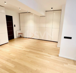 Apartament, 3 rooms with underground parking included Bucuresti/Pipera