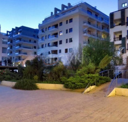 Apartament, 3 rooms with underground parking included Bucuresti/Herastrau