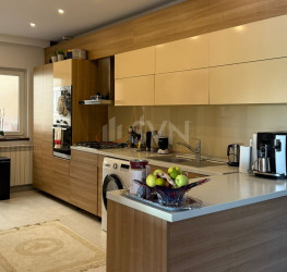 Apartament, 3 rooms with underground parking included Bucuresti/Piata Unirii (s3)