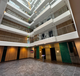 Apartament, 3 rooms with underground parking included Bucuresti/Sisesti