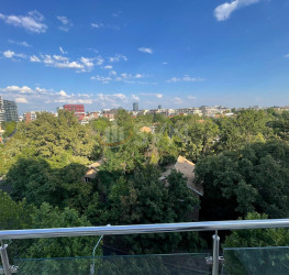 Apartament, 3 rooms with underground parking included Bucuresti/Herastrau