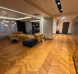 Apartament, 3 rooms with underground parking included Bucuresti/Herastrau