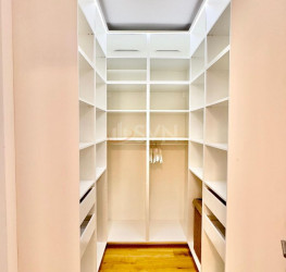 Apartament, 3 rooms with underground parking included Bucuresti/Herastrau