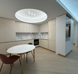 Apartament, 3 rooms with underground parking included Bucuresti/Pipera